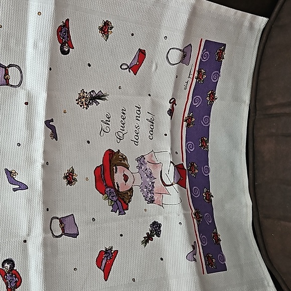 Kay Dee Designs The Queen Does Not Cook Tea Towel - Picture 2 of 3
